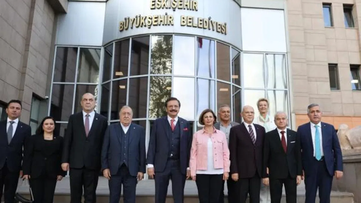 Hisarcıklıoğlu’ndan Eskişehir Büyükşehir Belediye Başkanı Ünlüce’ye Ziyaret