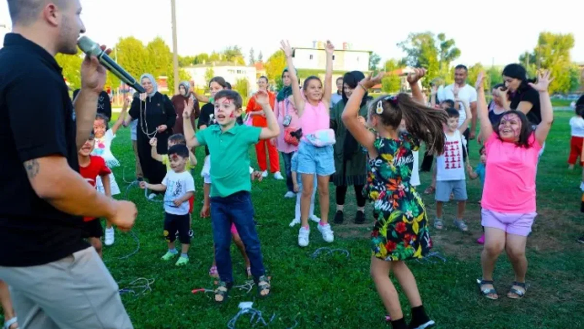 Sakarya'da çocuklar eğlencenin zirvesindeydi