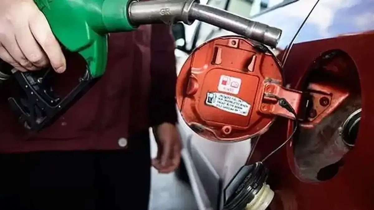 Motorine indirim gözüktü... Şimdilik tabela değişikliğine gerek kalmadı