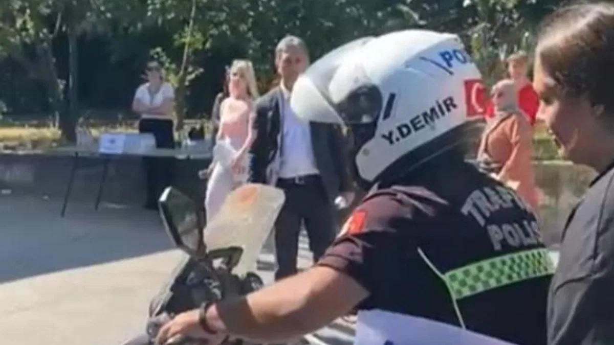 Gemlik İlçe Emniyet Müdürlüğü'nden sınava yetişemeyen öğrenciye destek