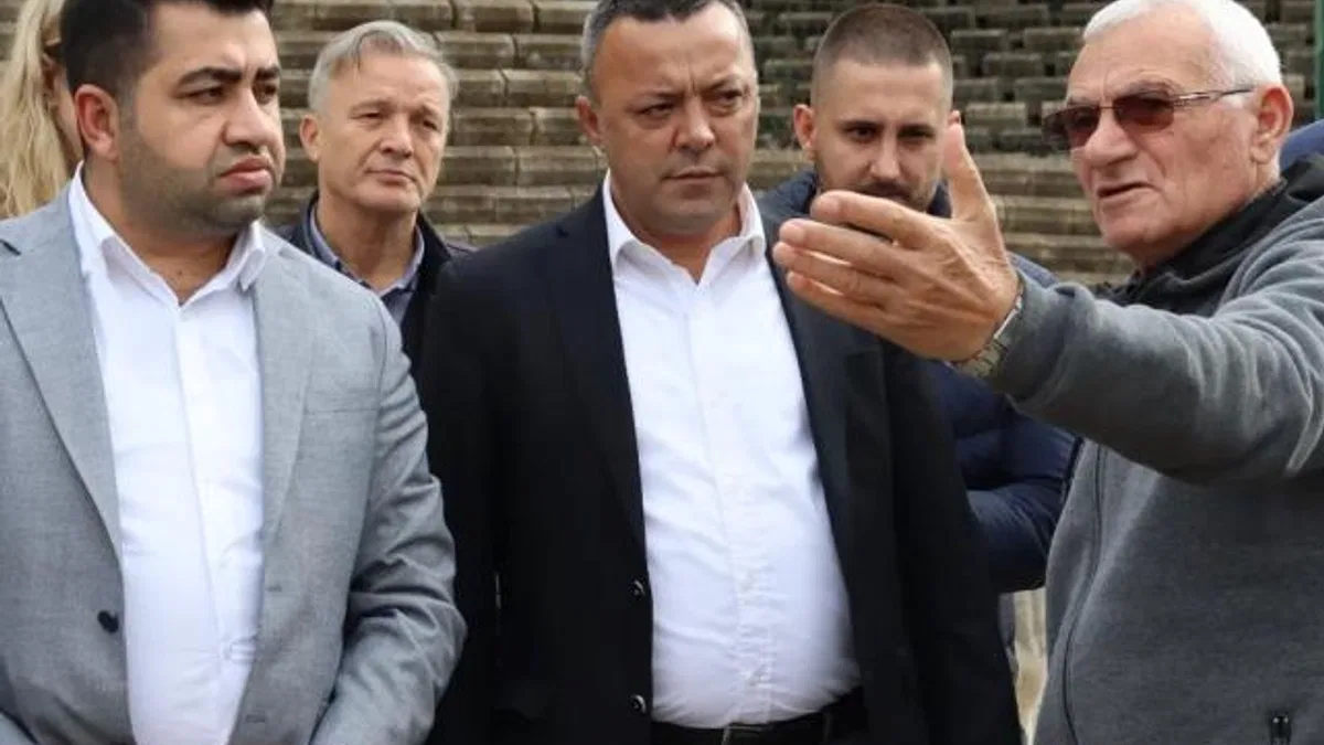 İzmit Belediyesi mahalle ziyaretlerine devam ediyor