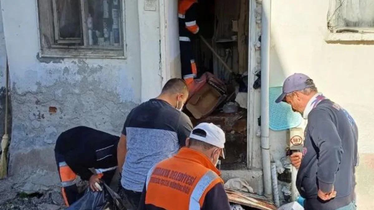 Mudanya Şükrü Çavuş'ta çöp ev sorunu!