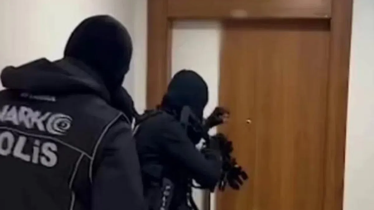 İstanbul'da uluslararası narkotik operasyonu... Kırmızı bültenle aranan şüpheli yakalandı