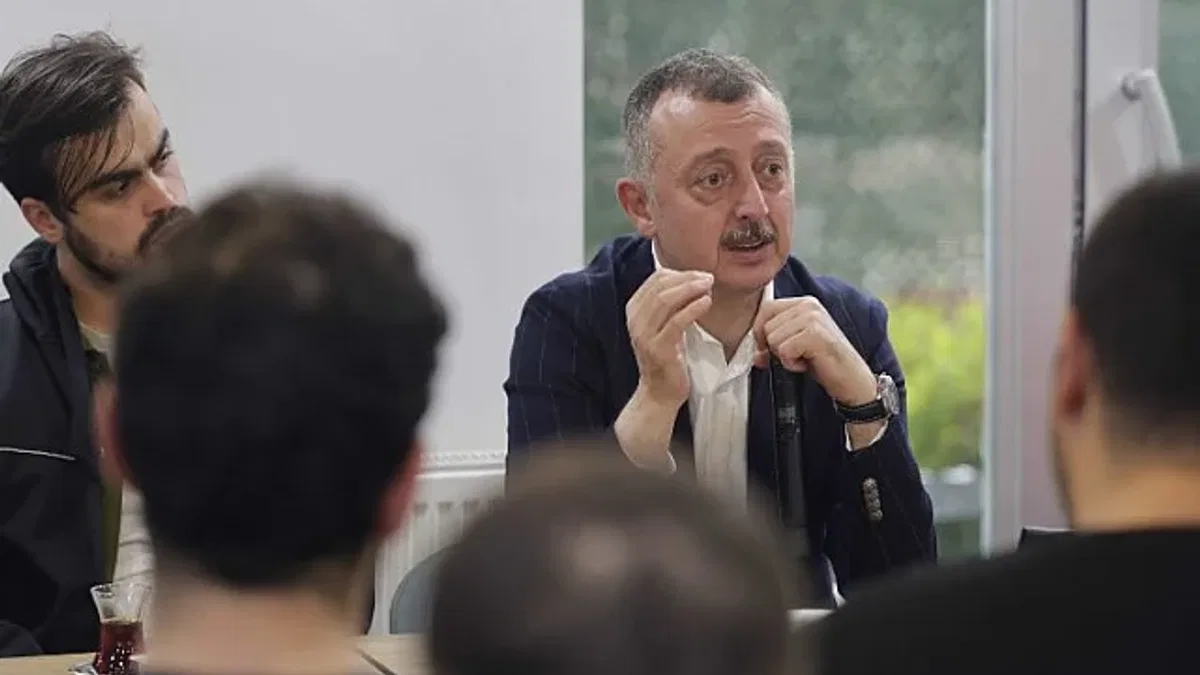 Başkan Büyükakın, üniversiteli gençlerle buluştu