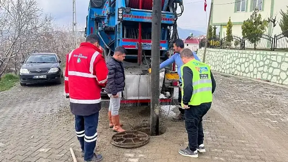 İzmit Belediyesi ve İBB selin yaralarını sarıyor