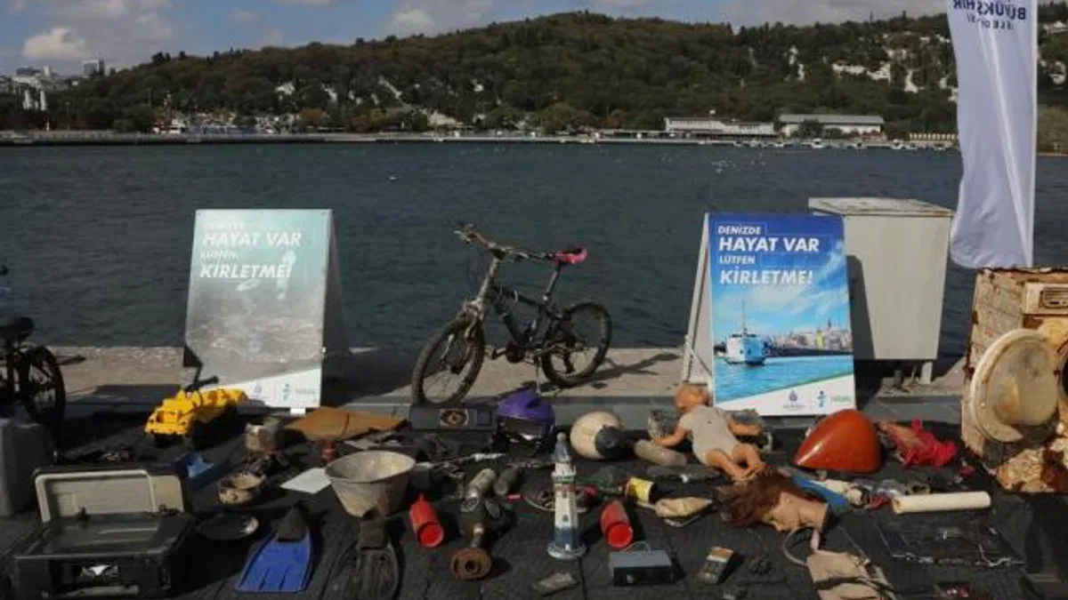 Marmara Denizi'nden neler neler çıktı? Atıklar Marmara Forum'da sergilendi