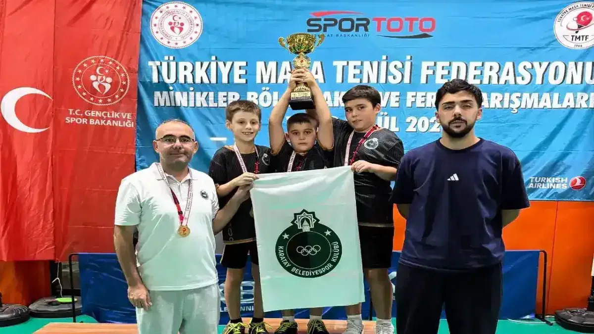Karataylı minik raketler Muğla'da şampiyon oldu