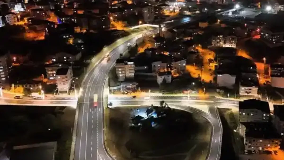 Gebze Eskihisar Feribot Yolu ışıl ışıl