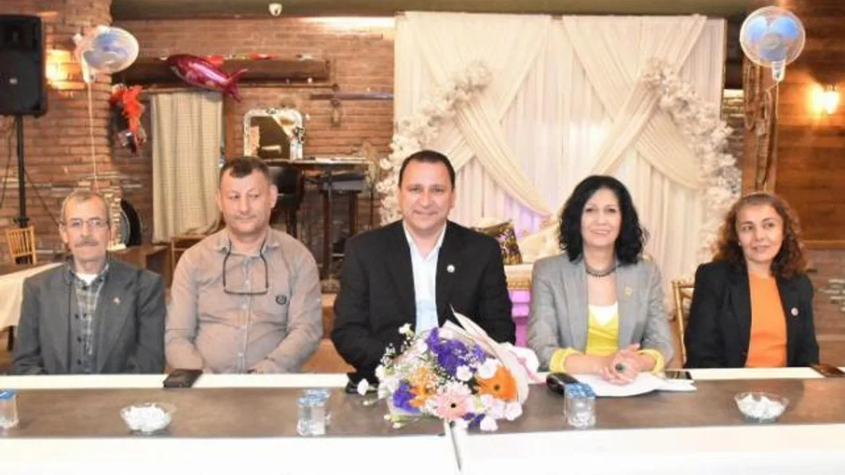 Manisa Dostlar Meclisi'nin konuğu Yunusemre Muhtarlar Derneği Başkanı Bedriye Pehlivan