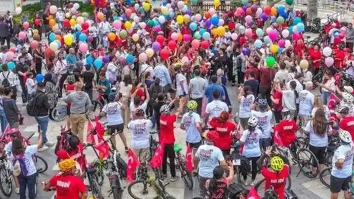 Denizli’de Umuda Pedal Çevir Bisiklet Şenliği