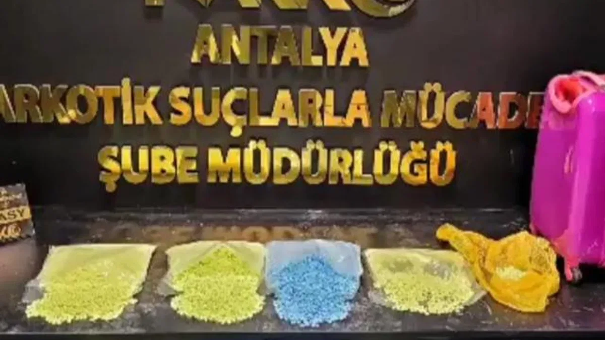 Antalya'da 15 bin ecstasy ele geçirildi