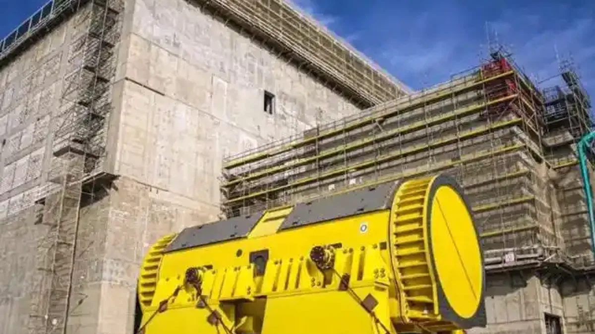 Akkuyu NGS'nin 2. Güç Ünitesi’nde Turbojeneratör Statoru Kuruldu