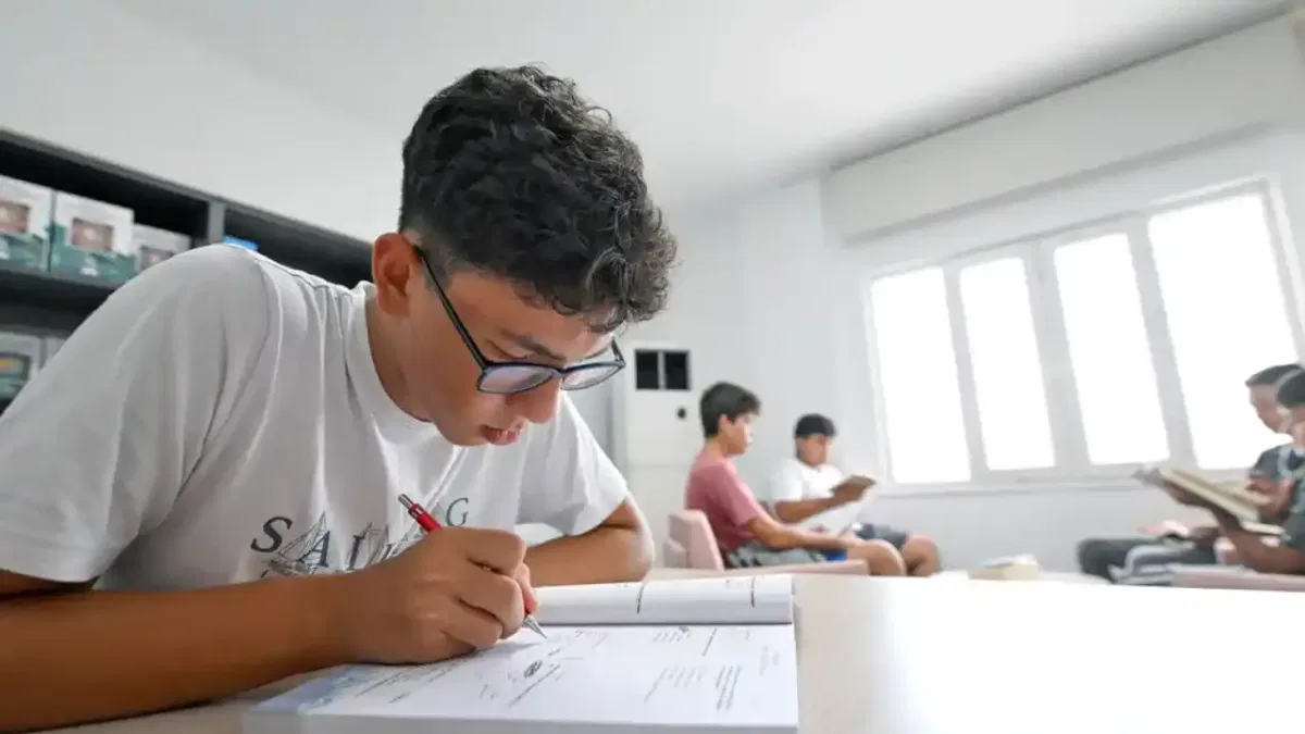 Mersin Aydıncık okuma salonu öğrencilerin gözdesi
