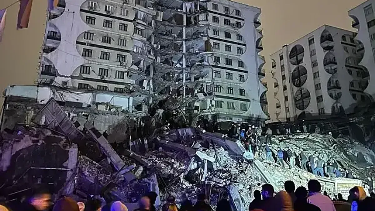 Depremde son bilanço: 18.342 can kaybı