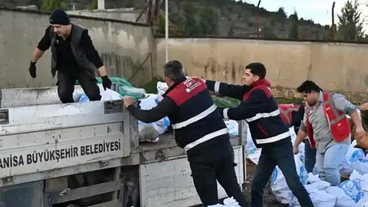 Manisa'da ihtiyaç sahiplerine yürek ısıtan destek