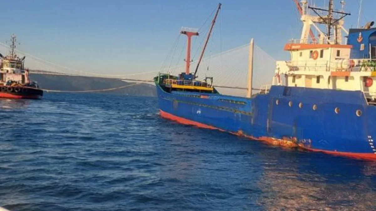Kargo gemisi dümen arızası yaptı... Boğaz trafiği çift yönlü askıya alındı