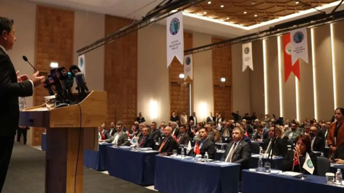 Kıyı Ege Belediyeler Birliği'nden teröre lanet