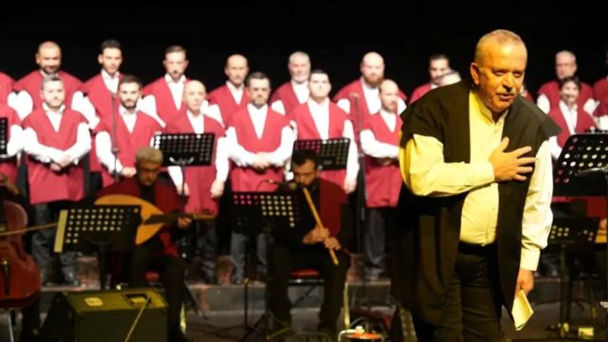 Kocaeli'de hicaz dua ve solo ilahiler gönüllere huzur verdi