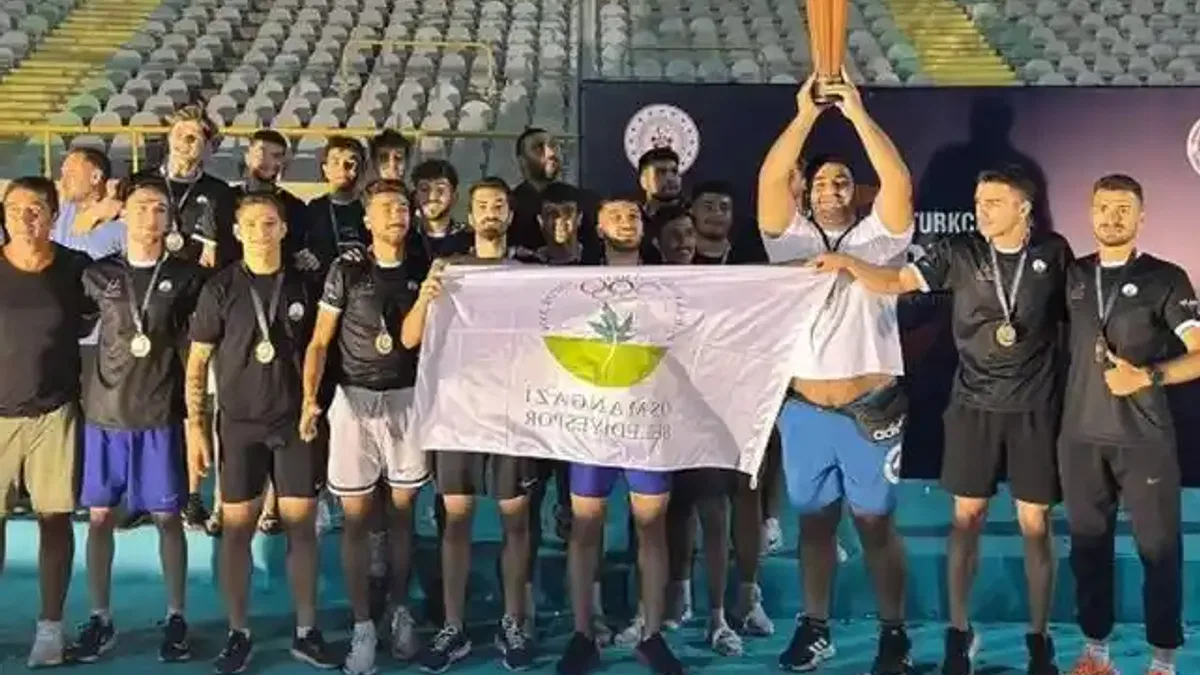 Osmangazi Belediyespor, Turkcell Süper Lig'de üçüncü oldu