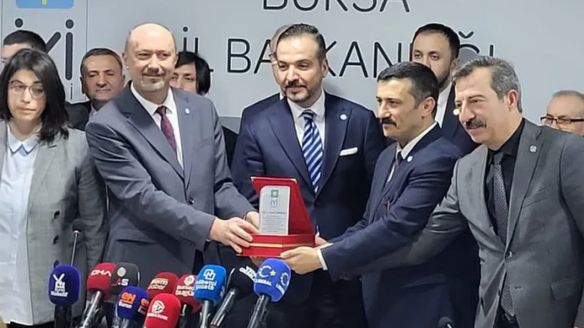 Bursa'da İYİ Parti'nin yeni yönetimi kolları sıvadı