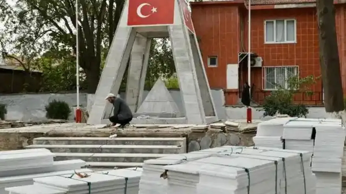 Mustafakemalpaşa'da şehitlik yenileniyor