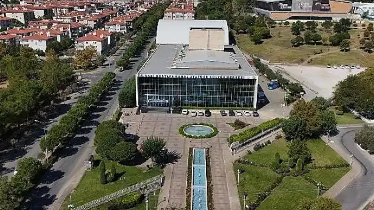Gazi Mustafa Kemal Atatürk Kültür Merkezi'ne Üstün Başarı Belgesi