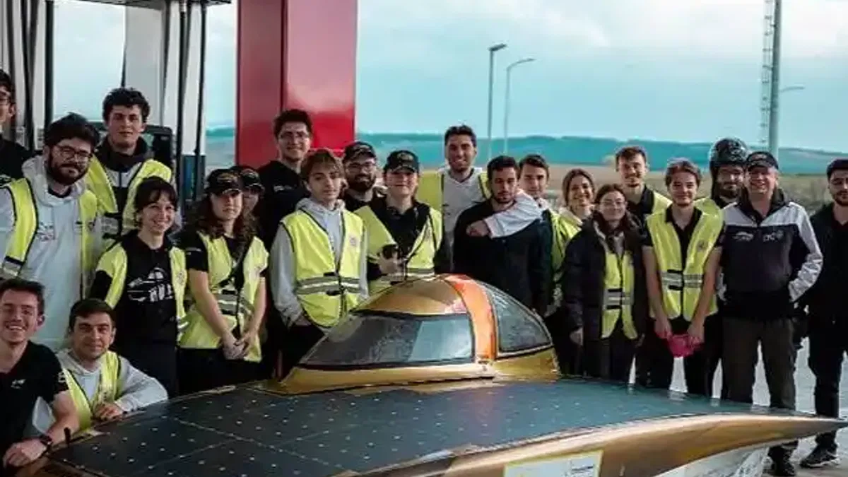Osmangazi Köprüsü ve Çanakkale Boğazı'nı Geçen İlk Güneş Arabası