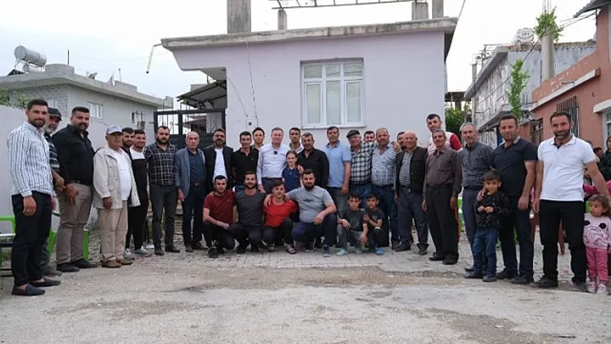 Hatay'da afet sonrası yapılanları yerinde anlatıyor