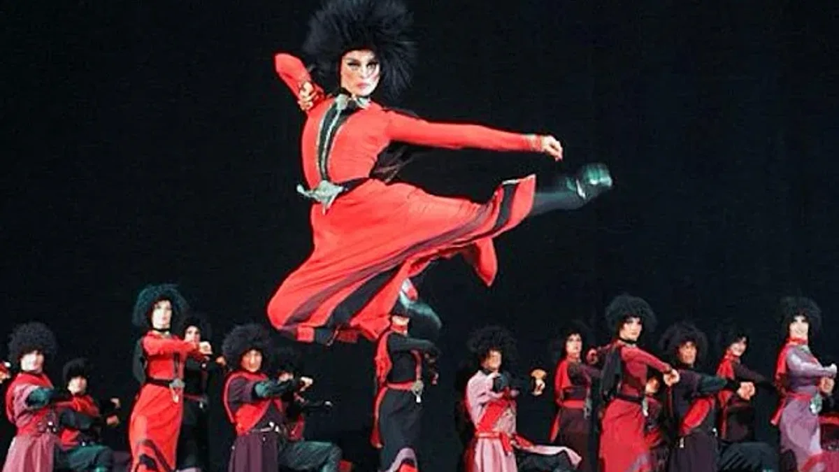 Ünlü dans topluluğu Sukhishvili Bursa Festivali'nde