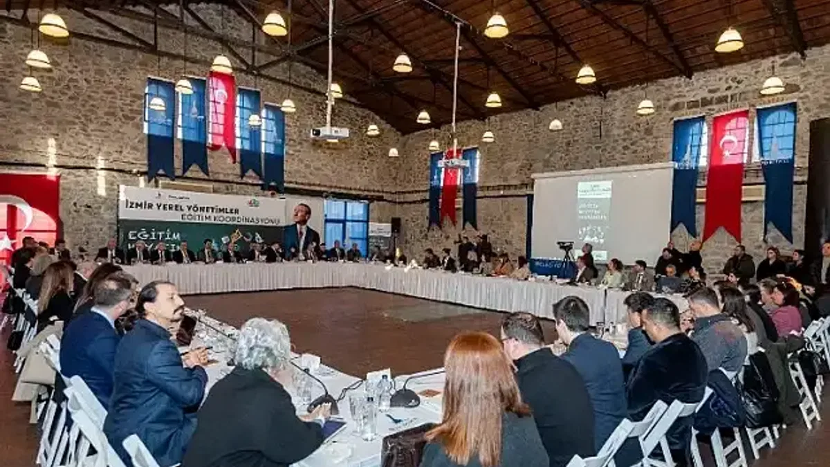 Eğitim İzmir'de masaya yatırıldı
