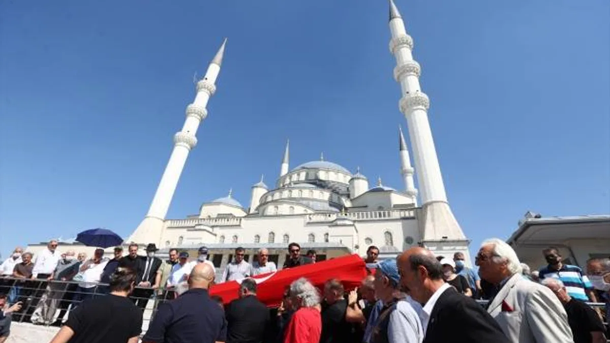 Eski milletvekili Pekşen'in cenazesi Ankara'da toprağa verildi