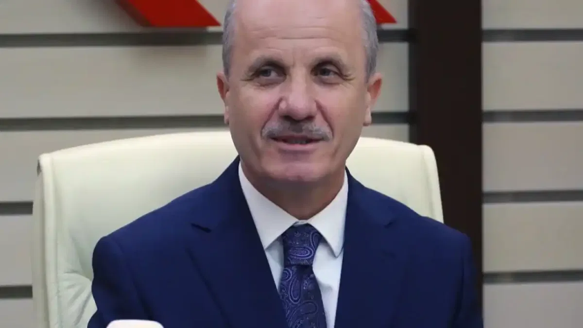 YÖK Başkanı Özvar'dan yurt dışında eğitim uyarısı