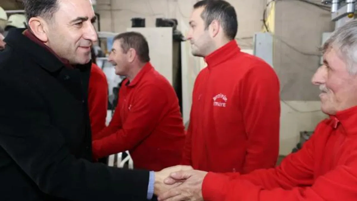 Bilecik Valisi Aygöl yılın son gününde itfaiyecilerle bir araya geldi