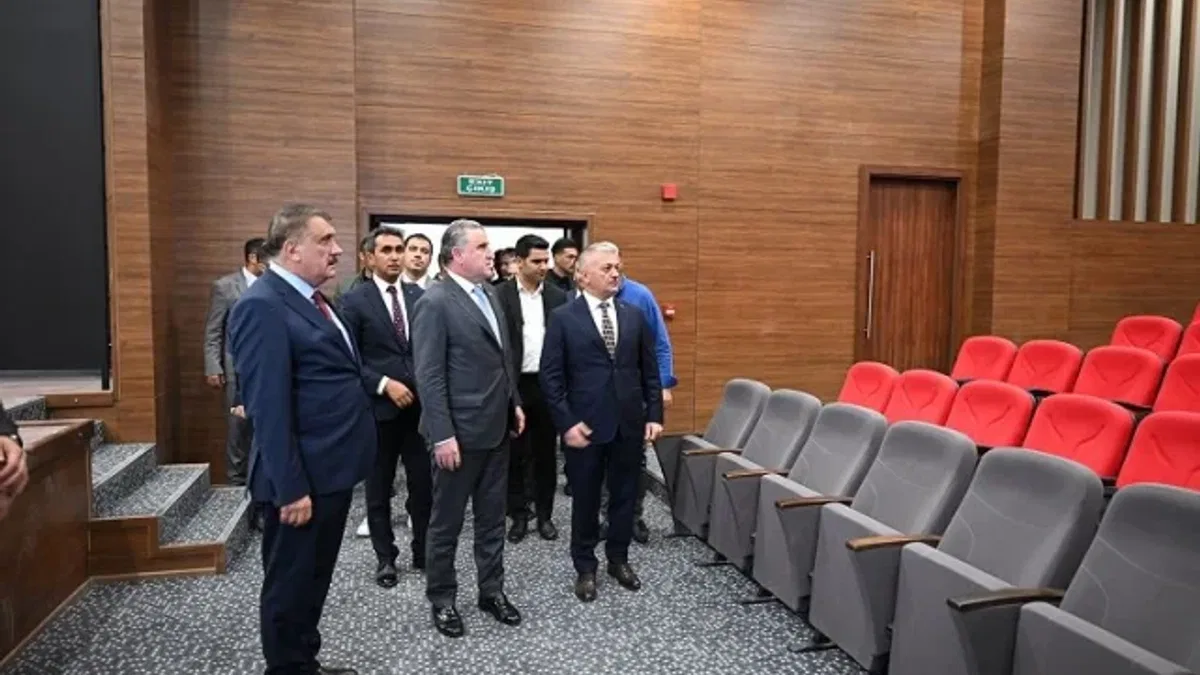 Recep Tayyip Erdoğan Kayısı Ticaret Merkezi'ne yakın 'Bak'ış