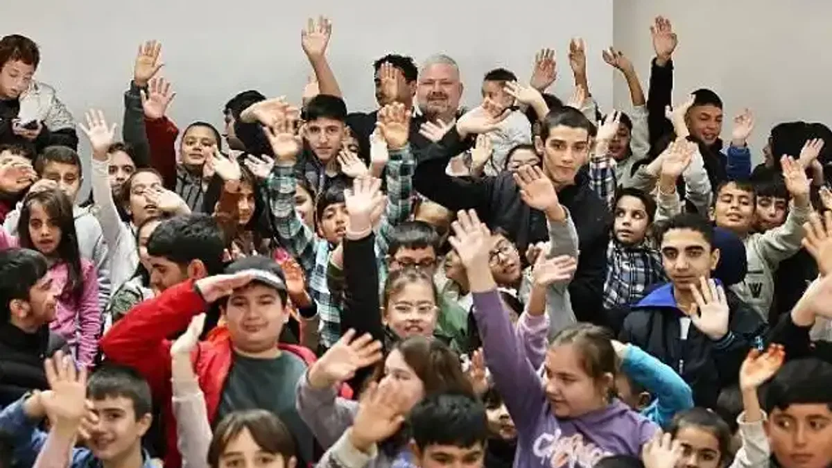 Menemen'de özel çocuklarla çok özel kutlama